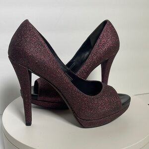 Vera Wang Open toe heels size 7 M see pictures please